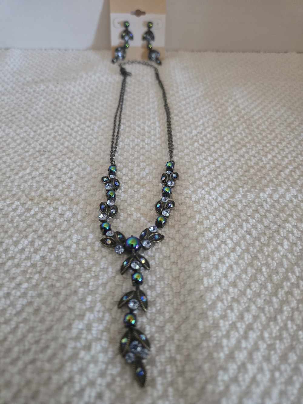 Costume Jewelry Necklace and Earrings